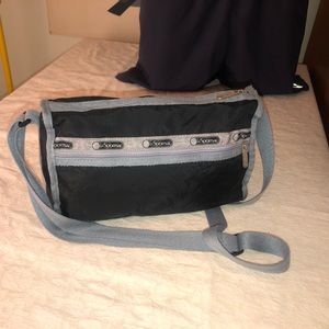 Vintage 1980’s LeSPORTSAC Crossbody Bag